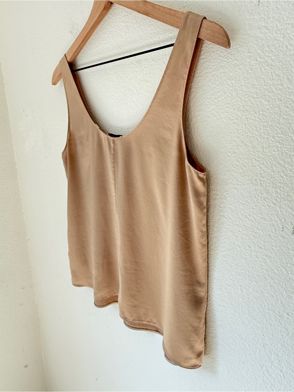 Vince 100% Silk Camisole Tank in Champagne - Small - GUC - Picture 3 of 7